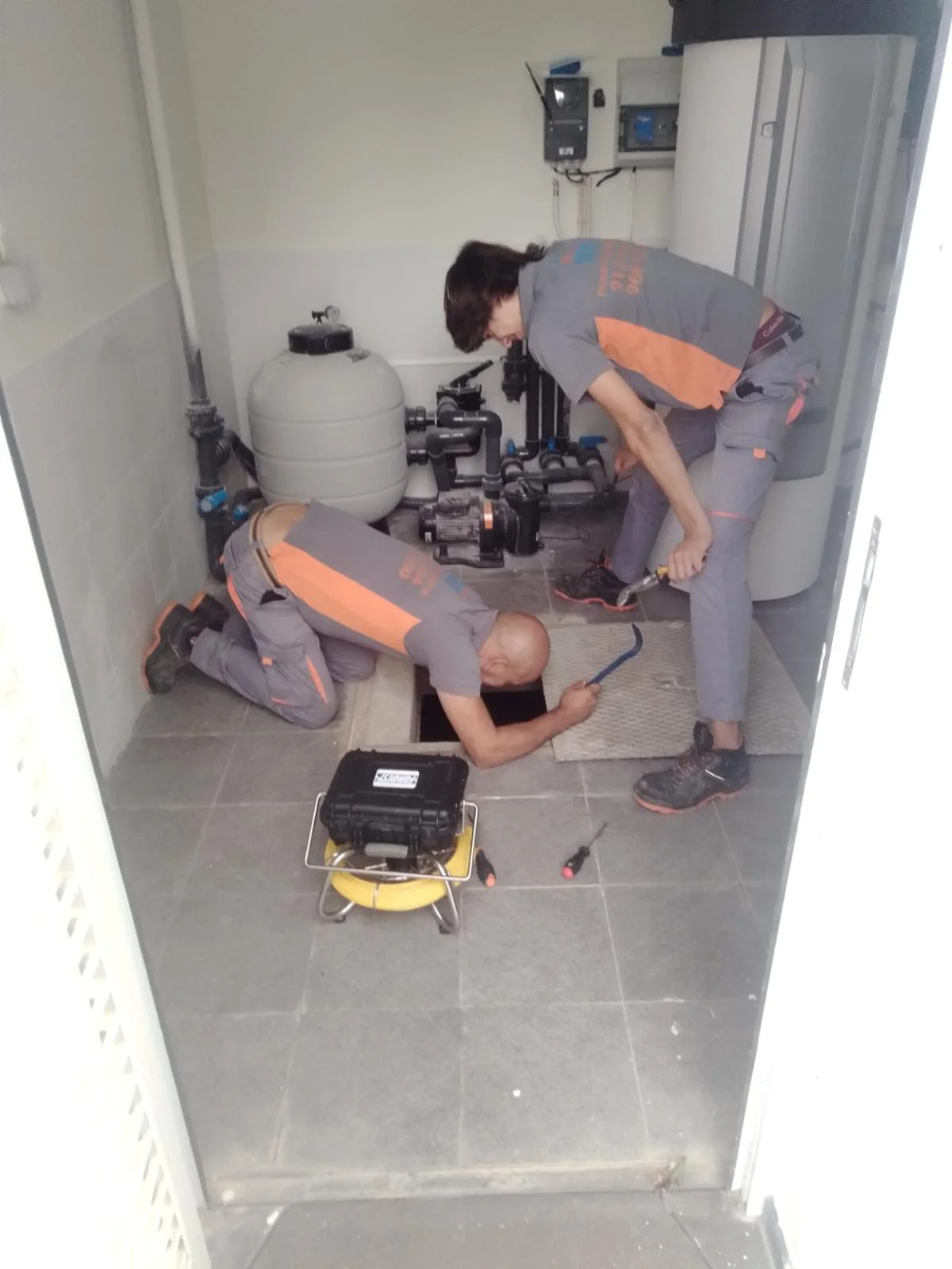Desentupimento de Casas de Banho — trabalho e equipamento DesentoJá
