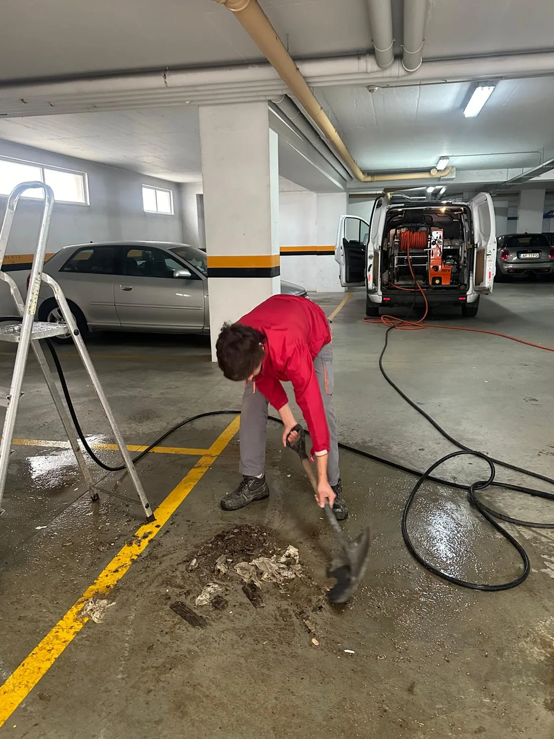Manutenção de Caixas de Gordura — trabalho e equipamento DesentoJá